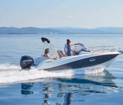 Quicksilver 675 Sundeck