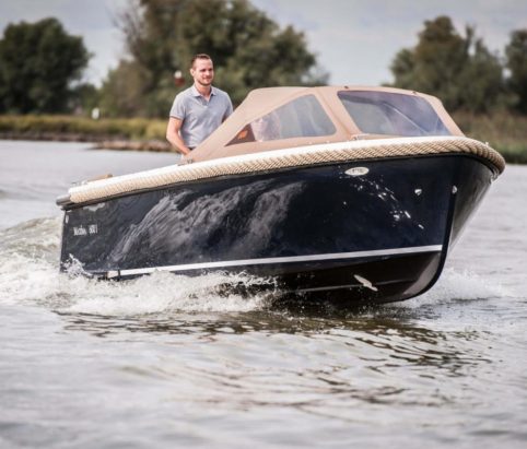 Maxima 600I Sloop with inboard diesel from Marine Tech